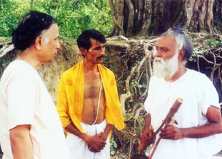 লালন (২০০৪) চলচ্চিত্রে অভিনয় করেছেন অভিনেতা (বাম থেকে) রামেন্দু মজুমদার কমল সরকার ও রাইসুল ইসলাম আসাদ।