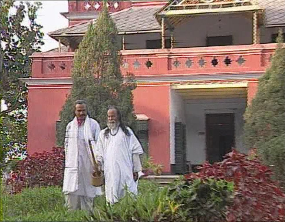 তানভীর মোকাম্মেলের প্রামাণ্যচিত্র "অচিন পাখী" 'র একটি দৃশ্য।